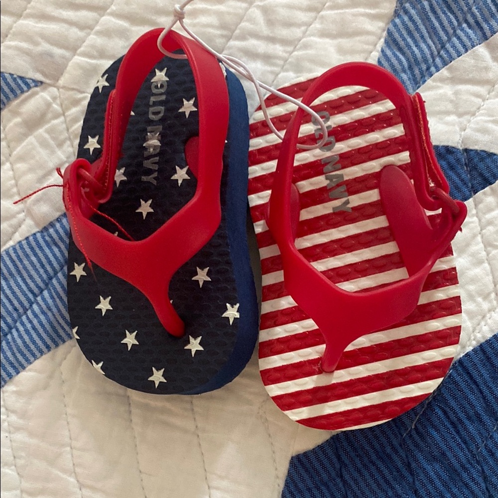NWT Old Navy baby American flag flip flops